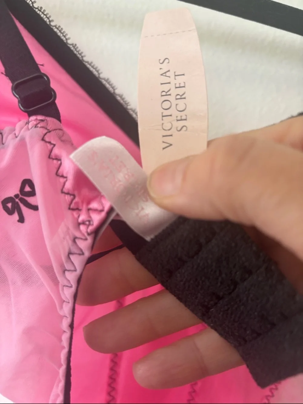 NWT!! NEW VINTAGE VS Pink Black Satin Lace Trim Sexy Lingerie Garter Details - Picture 11 of 11
